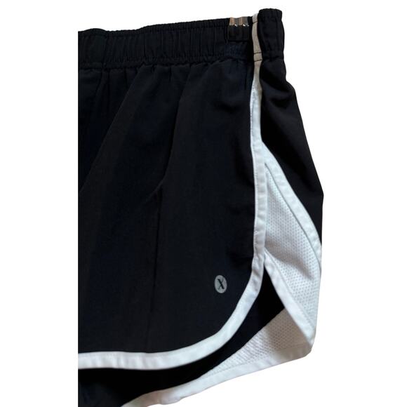 Xersion Black and White Short Athletic Shorts - Size Small - Picture 3 of 4